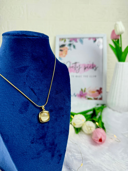 Aura Pendant Necklace