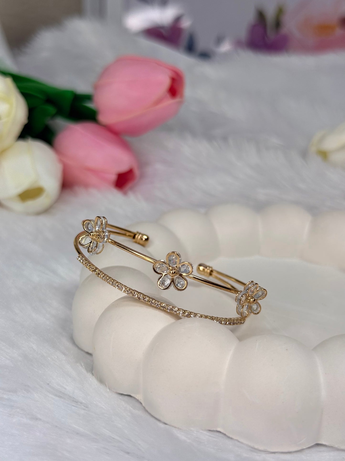 Adjustable Floral Bracelet | Anti-Tarnish