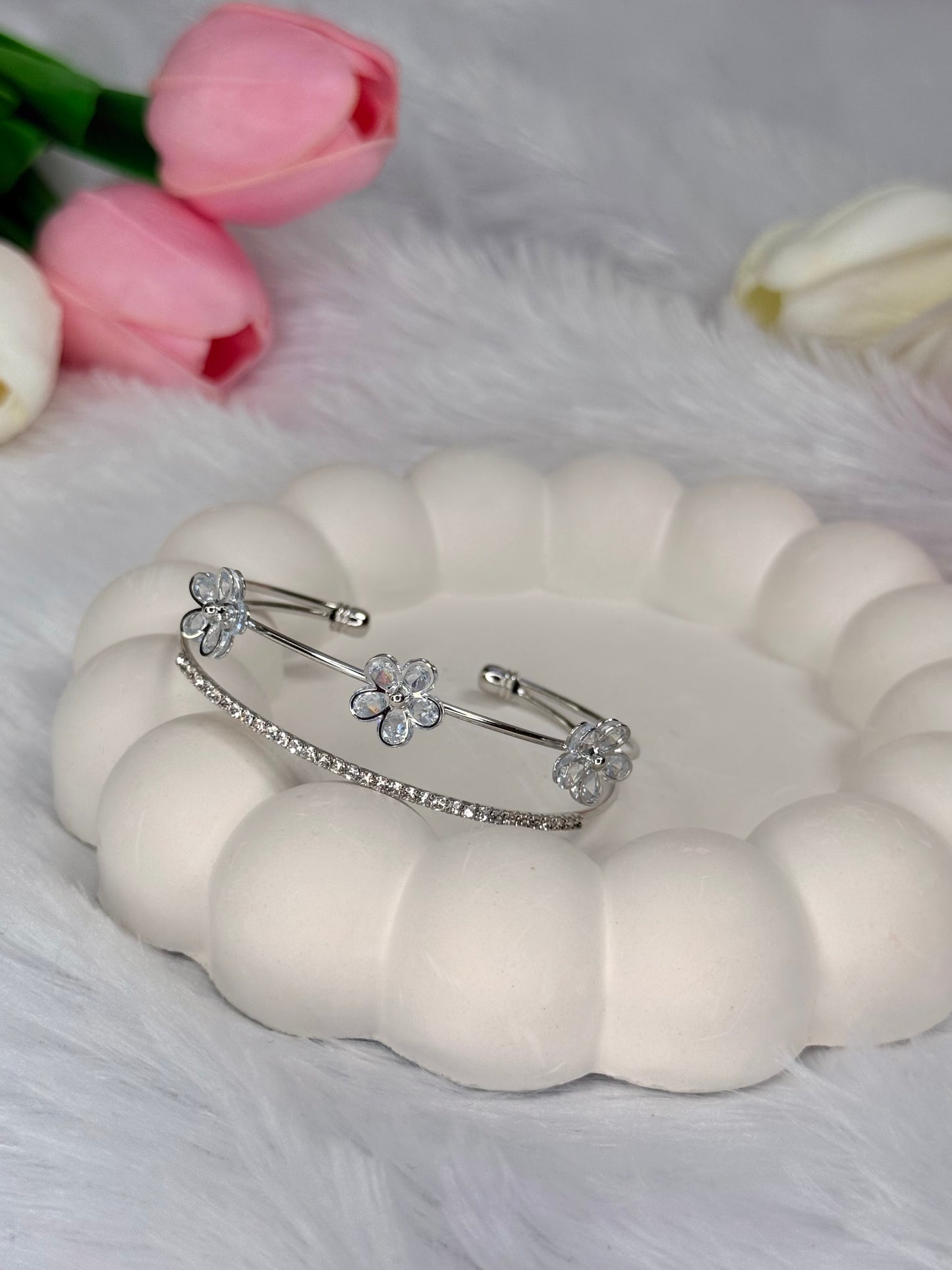 Adjustable Floral Bracelet | Anti-Tarnish