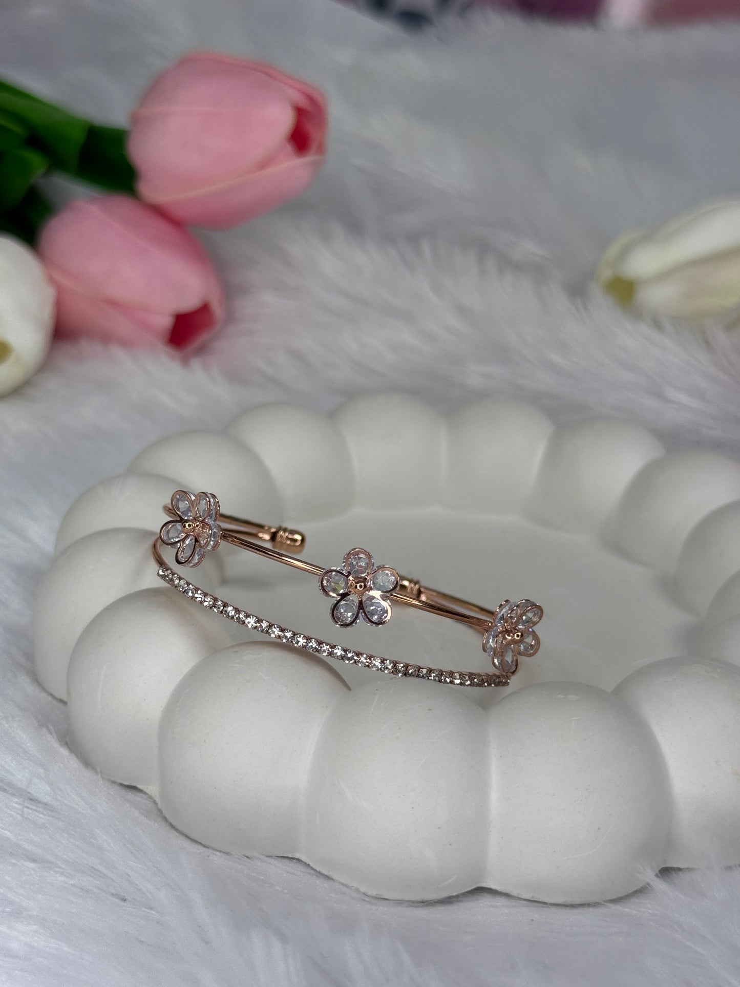 Adjustable Floral Bracelet | Anti-Tarnish