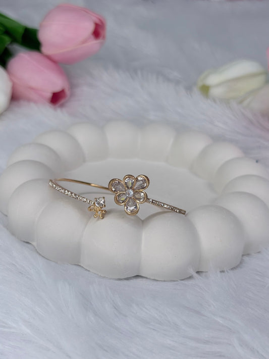 floral  Gem Adjustable Bracelet | Anti-Tarnish