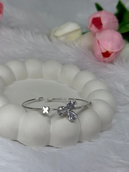 Tuberose Flower Bracelet with Gem stoned  | Adjustable Bracelet