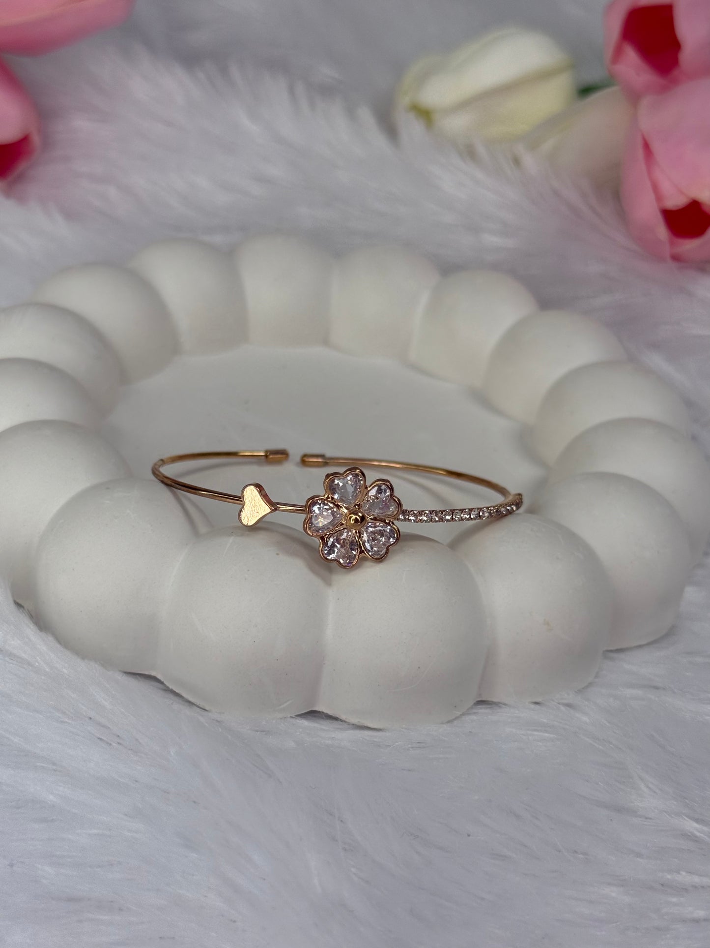 floral with Heart Gem Adjustable Bracelet | Anti-Tarnish