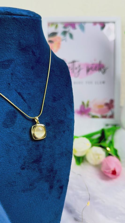 Aura Pendant Necklace